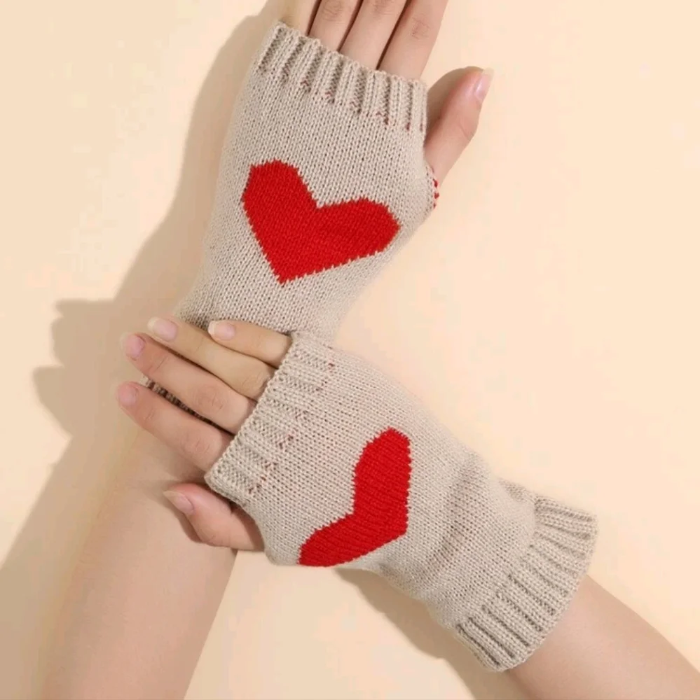 Fingerless Heart Gloves